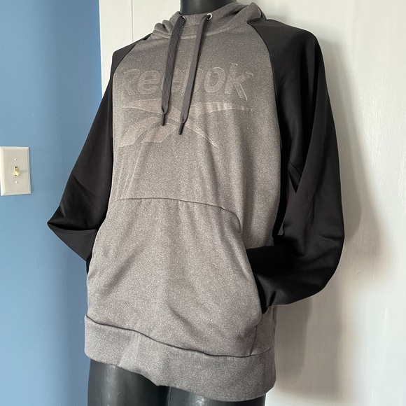 Men’s Reebok Hoodie, size Large, Black & Gray - Picture 5 of 11